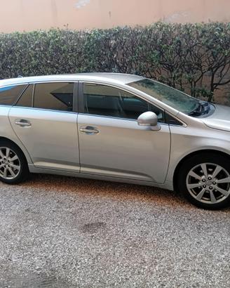 Toyota Avensis Wagon 2.0 D-4D (2013)