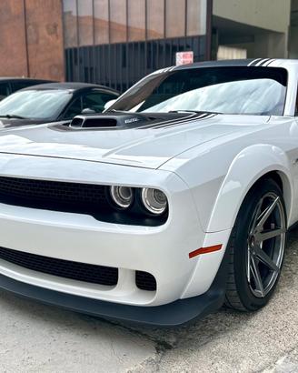 Dodge Challenger 5.7 V8 Shaker wide body