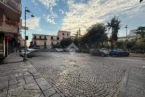 NEGOZIO A SAN GIORGIO A CREMANO