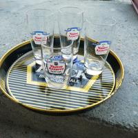 vassoi e bicchieri birra peroni e nastro azzurro