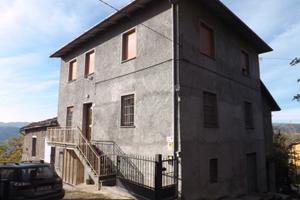 Palazzina indipendente con 2 appartamenti
