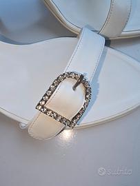 sandalo in pelle bianca