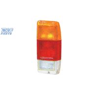 FANALE DESTRO PER NISSAN VANETTE 84-89