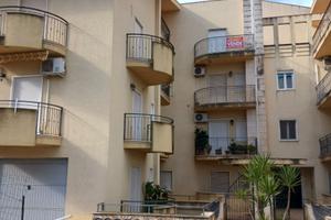 2 appartements avec ascenseur garage fermé plus 2b