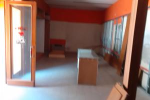 Disponibile subito negozio sulla via principale