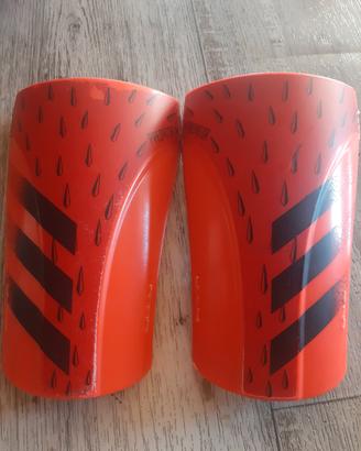 PARASTINCHI PREDATOR  ADIDAS