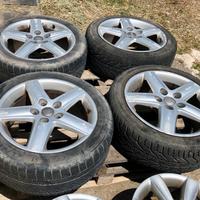 Cerchi in lega Audi con gomme invernali 225 45 17
