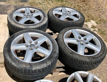 Cerchi in lega Audi con gomme invernali 225 45 17