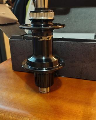 mozzo ruota Shimano XT