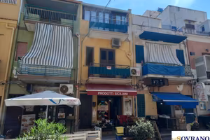 PALAZZINA INDIPENDENTE FRONTE MARE ISOLA DELLE