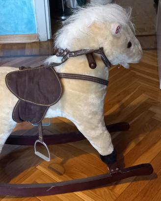 Cavallo a dondolo