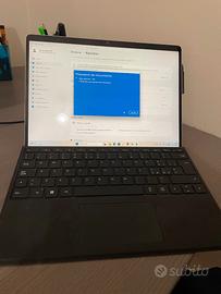 Microsoft Surface Pro 9 + Keyboard + Pen + docking