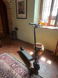 Monopattino Elettrico Mi Essential