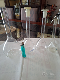 Ampolle di laboratorio chimico