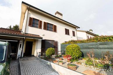 VILLA A SCHIERA A LOCATE TRIULZI