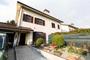 VILLA A SCHIERA A LOCATE TRIULZI