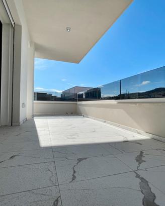 Nuovo A4 - 3 camere e 2 bagni - centro - mare 300m