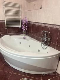 Vasca angolare idromassaggio come nuova