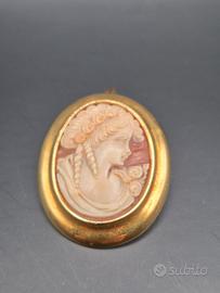 SPILLA IN ORO CON CAMMEO