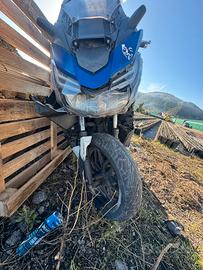 Vedo honda forza 125 o pezzi ricambio