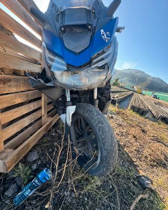 Vedo honda forza 125 o pezzi ricambio