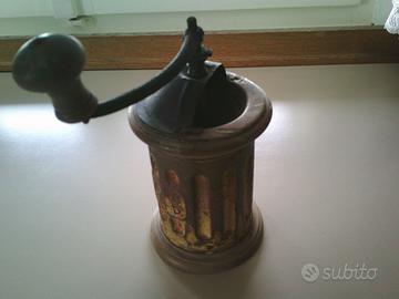 vecchio macinino del caffè