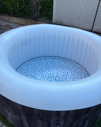 Piscina idromassaggio 