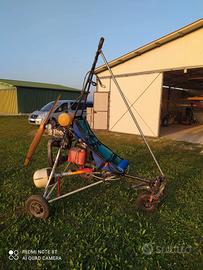 Deltaplano a motore