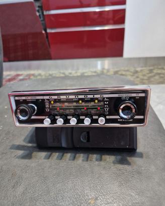 Autoradio epoca FM anni 60 con presa iPod 