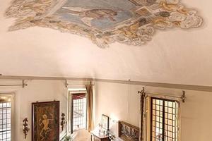 Appartamento di 327 m² con più di 5 locali e box a