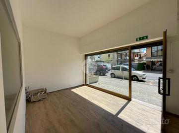 NEGOZIO A SCANZOROSCIATE