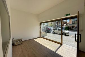 NEGOZIO A SCANZOROSCIATE