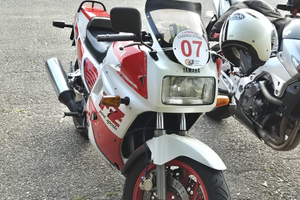 Yamaha FZ 750 Genesis