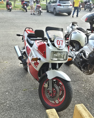 Yamaha FZ 750 Genesis anche permuta con sidecar