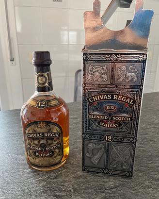Bottiglia whisky Chivas Regal