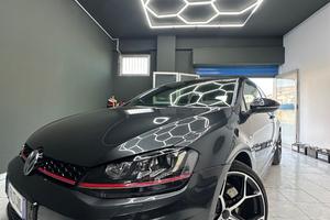 Volkswagen Golf GTI Performance 2.0 TSI 230 cv 3p