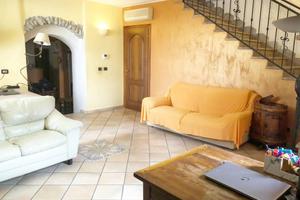 Villa di 338 m² con più di 5 locali e box auto dop