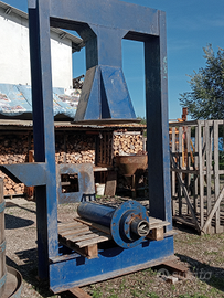 Pressa verticale elettrica