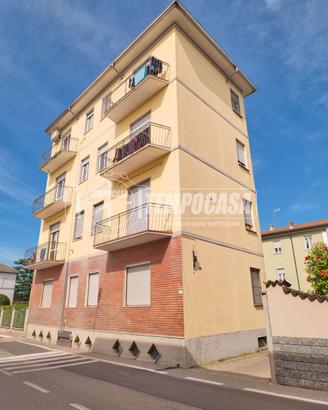 TRILOCALE CON BALCONI CANTINA E BOX!!!