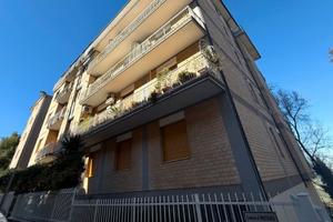 Completamente ristrutturato con box guarda qua