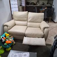 divano in pelle natuzzi 2 posti con recliner