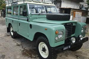 Land Rover Series III 109 – 1977 – Restaurata