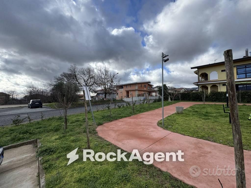 Terreno di 1000 m² a Girifalco - Vista 2
