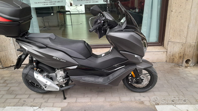 Benelli sc 300 solo 14 mila km nuovo