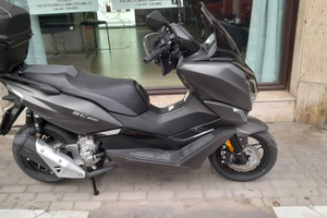 Benelli sc 300 solo 14 mila km nuovo