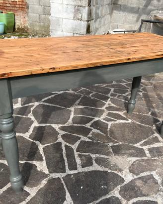 Tavolo rustico