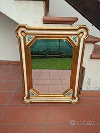 Specchiera Elegante Dorata con Dettagli Floreali