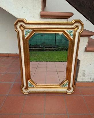 Specchiera Elegante Dorata con Dettagli Floreali