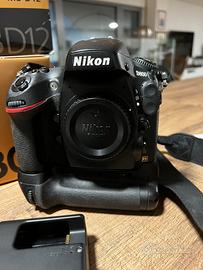 Nikon D800 & MD-12