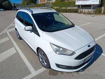 Ford Grand Cmax 7 posti
